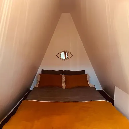 Lovely 4th Floor - 1 Lila